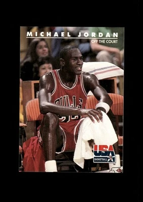 SkyBox 1992 EE. UU.: # 41 Michael Jordan fuera de la cancha casi nuevo-como nuevo o mejor Foto 1 de 2