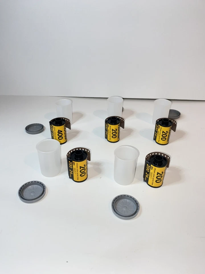 4 rollos de película de impresión en color Kodak 200 (35 mm, 24 exposiciones) + 1 rollo de película de 400 Foto 1 de 4
