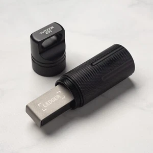 Cápsula protectora de metal para billetera de hardware de criptomonedas de libro mayor - Imagen 1 de 8