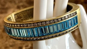 Heidi Daus "Sparkle My Way" Blue Crystal Hinged Bangle Bracelet PERFECT - Picture 1 of 5