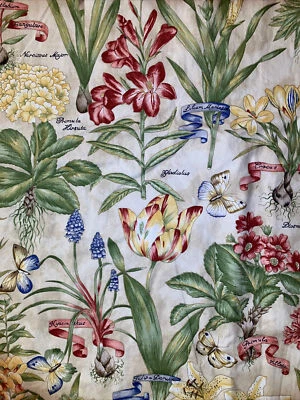 Par de paneles de cortina floral hechos a medida forrados con cenefa tela de mariposa crema Foto 1 de 4