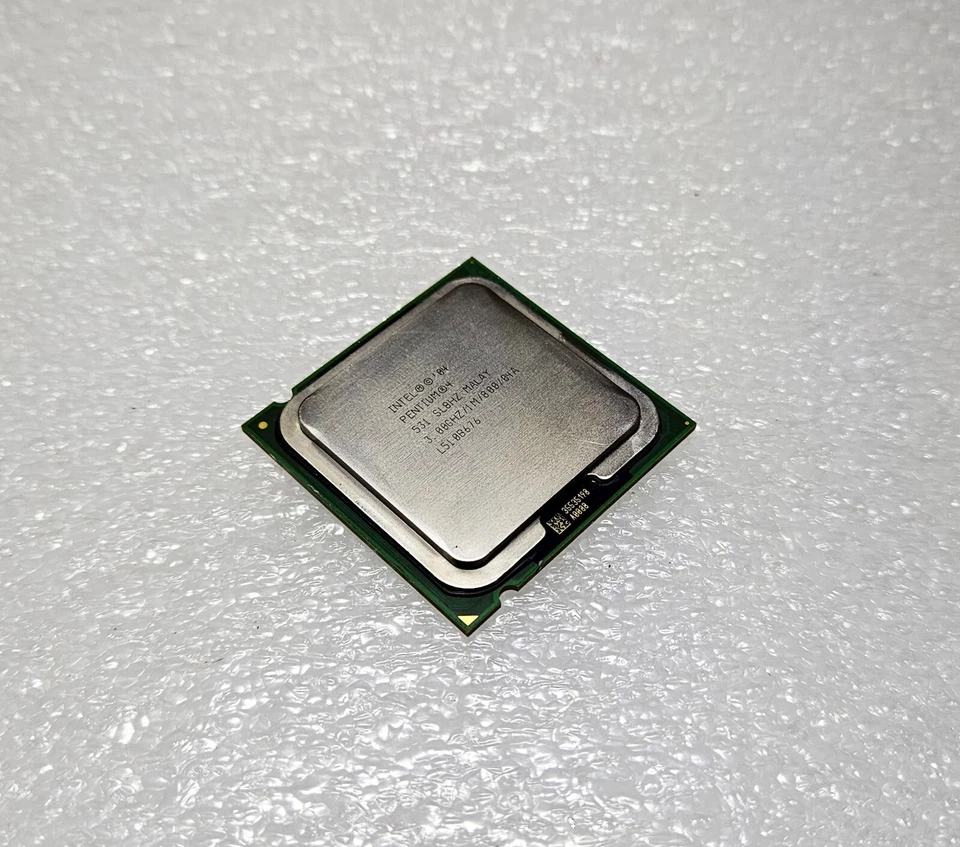 Intel Pentium 4 531 3 GHz 3.00GHZ/1M/800, SL8HZ Socket 775 - Image 1 of 1