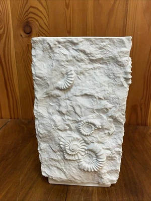 Vase AK Kaiser Muscheln Relief Dekor Bisquit Porzellan Höhe 27 cm Modell Nr. 135 - Bild 1 von 4