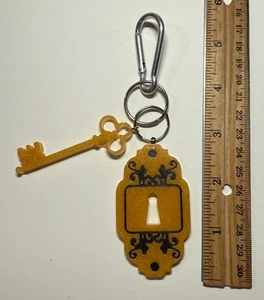 Handmade Resin Keychain Bag Clip - Lock & Key - Gold & Black - New Home Gift - Picture 1 of 1