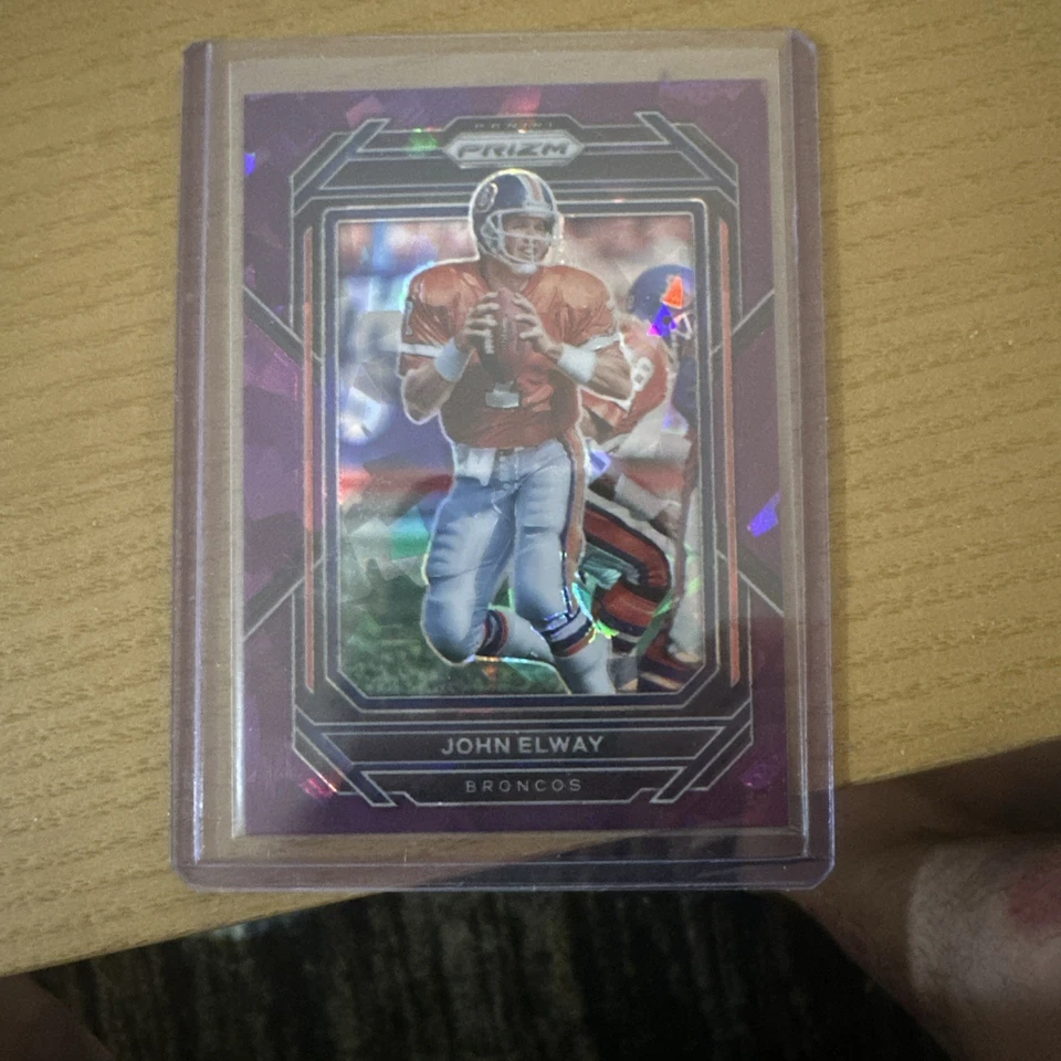 2022 Panini Prizm #93 John Elway Purple Cracked Ice, 33/225 - Imagem 1 de 2