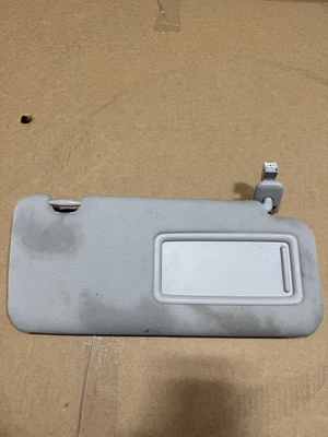 Parasol Mazda CX5 17-20 con tela iluminada para el lado del pasajero OEM KB7W6927075 Foto 1 de 3