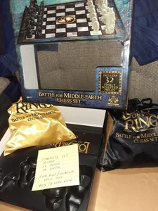 THE LORD OF THE RINGS: Battle for Middle Earth Chess Set - The Noble Collection - Picture 1 of 1