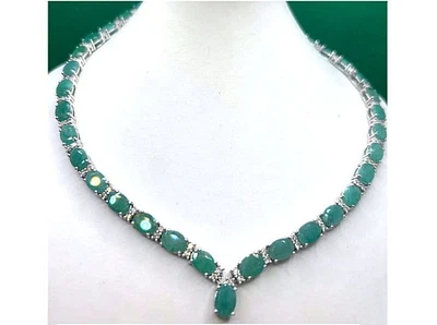 Collar de diamantes y esmeraldas de 37,00 quilates en oro blanco de 14 K Foto 1 de 4