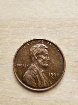 1969 D Penny Collectible Floating Roof and No Fg Error Penny Free Shipping - Image 1 of 2