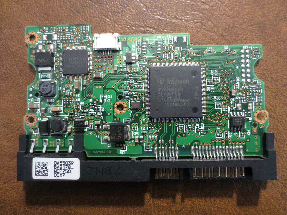 IBM HDS721680PLA380 PN:0A33984 MLC:BA2356 (0A53039 BA2178_) 80gb 3.5" Sata PCB - Image 1 of 1