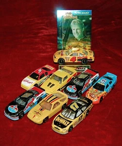 Modelos de coches diecast 1:64 CARROS DE CARRERAS Juego de 8 KODAK DeWALT AMOCO PENZOIL - Imagen 1 de 8