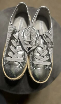Alpargatas Steve Madden Mars Metálicas Plata Plataforma Con Cordones Talla 8 Foto 1 de 4