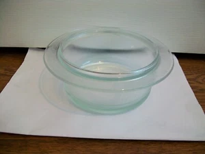 Chefs Choice Ribbed Glass 2QT Casserole Dish designed by L&M Vignelli USA-No lid - Picture 1 of 3