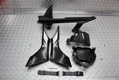 Kawasaki Ninja 300 Ex300A 2014 guardabarros trasero/cubierta de piñón/cubiertas laterales de asiento Foto 1 de 4