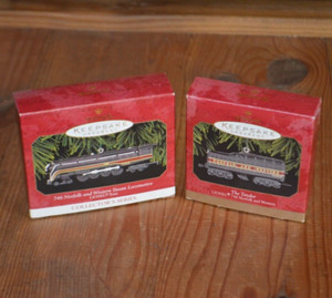 Hallmark Ornament 1999 Lionel 746 Norfolk and Western Locomotive & Tender Lot