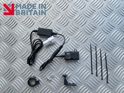 Honda CBR650R y CB650R. Adaptador de corriente cargador USB DUAL 12V puerto de teléfono Foto 1 de 4