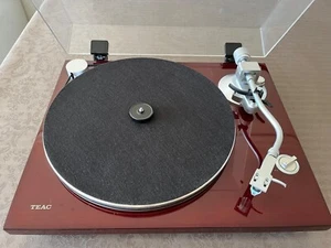 Tocadiscos TEAC TN-3B Color Cerezo Brillante - TEAC Turntable TN-3B Model - Imagen 1 de 8