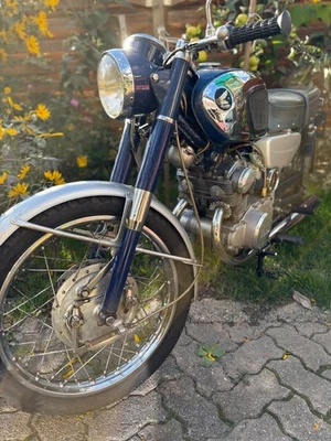 Honda CB125 Oldtimer Jg. 1965 (inkl. Ersatzteile um zweites Motorrad aufzubauen) - Bild 1 von 4