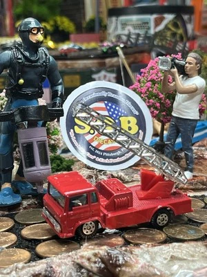 YatMing Fire Engine Ladder Truck Rescue 1:80 Red Diecast USED EX Condition - Image 1 of 4