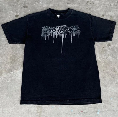 DC Shoes Y2K Vintage Graffiti Graphic Print Tshirt Men’s Medium Grunge Skater - Image 1 of 4