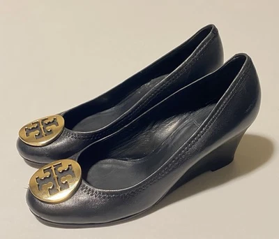 Zapatos de tacón Tory Burch de cuero negro con cuña para mujer talla 7,5 M Foto 1 de 4