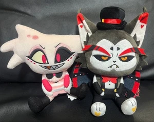 Hazbin Hotel Husk & Angel Dust sitzende Plüschpuppe 2er Set Runde 1 2025 NEU - Bild 1 von 1