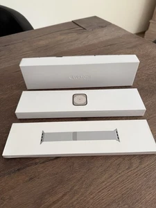 Apple Watch Series 8 41mm Aluminiumgehäuse mit Milansise-Armband GPS + Celluar - Bild 1 von 8