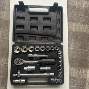 24-TEILIGES METRISCHES CHROM-VANADIUM-STECKSCHLÜSSELSATZ - 1/2 ZOLL ANTRIEB (8-20, 22,24, 30 & 32 mm) - Bild 1 von 15