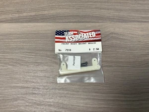 Team Associated 7318 RC10T GT & T2 Front Body Mount (P3) White - Picture 1 of 2