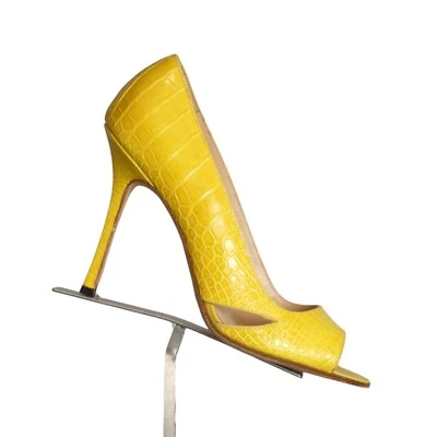 MANOLO BLAHNIK- Yellow Alligator Pumps, Size 36.5 - Image 1 of 4