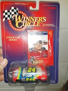1998 Hasbro Winners Circle Dupont Auto und Karte Jeff Gordon 1:64 - Bild 1 von 1