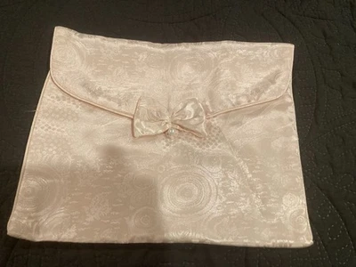 Vintage Ladies Handkerchief Lingerie Pouch/Holder/Envelope Satin Pink - Image 1 of 4