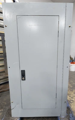 🤠 GE GENERAL ELECTRIC 125 AMP MAIN BREAKER PANELBOARD 208Y/120V 3Ø 4W 42 CIR - Image 1 of 4