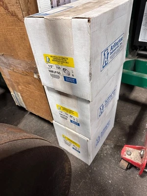 ARLINGTON NMUF50 1/2" NON-METALLIC UF CONNECTOR COMPRESSION TYPE FOR UNDERGROUND - Image 1 of 2