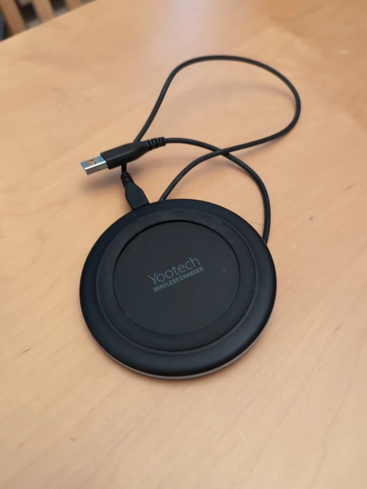 YOOTECH 7.5W Wireless Charger for Apple iPhone & Samsung Galaxy - Black (F500) - Image 1 of 1