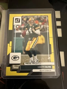2022 Panini Donruss Yellow Brett Favre #102 (PWE) - Picture 1 of 3