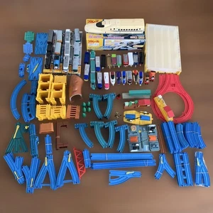 Plarail Thomas Train Set with Tracks Accessories Vintage Collectible Toys - Picture 1 of 12