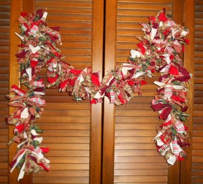 GUIRNALDA DE TRAPO DE NAVIDAD, 6 pies, roja y verde, casera, country, en mal estado Foto 1 de 4