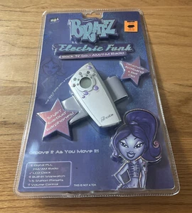 Bratz Electric Funk Rock N Go AM FM Radio Earphones Armband KB Toys 2003 Vtg - Picture 1 of 2
