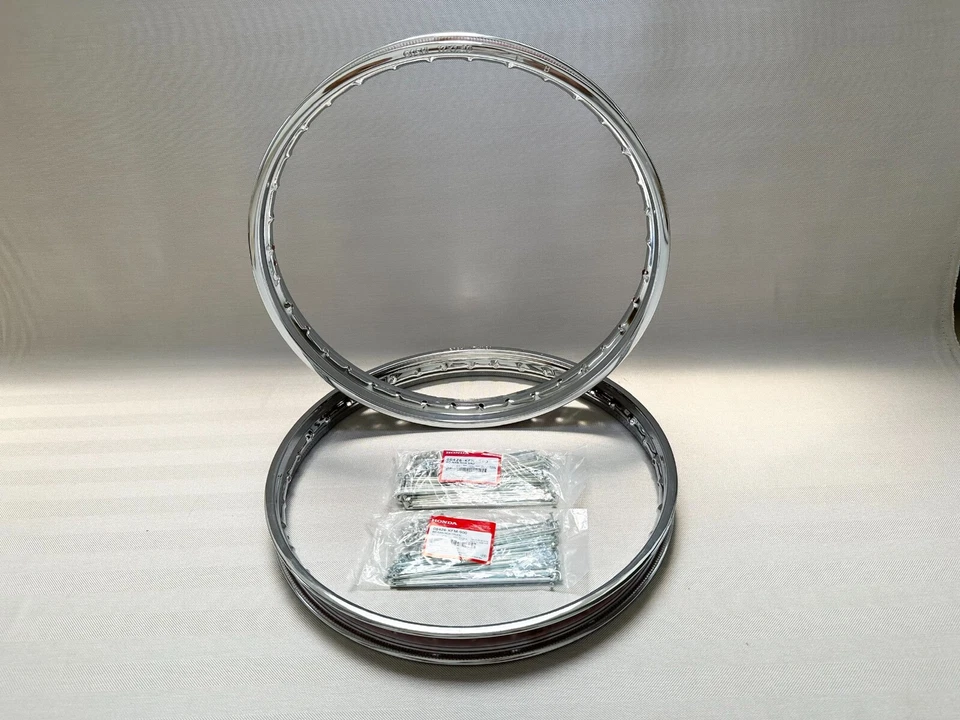 Llantas y radios originales Honda CT 90 Trail 110 + pezones CT90 Trail 90 CT110. Foto 1 de 4