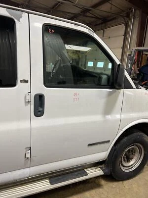 GMC VAN SAVANA 1996-2002 PASAJERO DERECHO PUERTA DELANTERA PINTURA CÓDIGO 50U BLANCO OLÍMPICO Foto 1 de 4