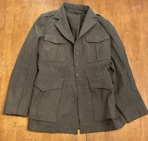Uniforme de abrigo de lana de intendente del Cuerpo de Marines de los Estados Unidos de la Segunda Guerra Mundial con nombre de colección 1942 - Imagen 1 de 13