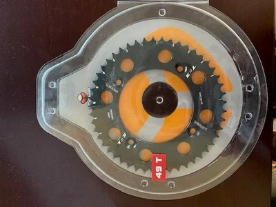 Piñón trasero KTM 105 SX/XC y KTM 85 SX Tag Metals 390-428-49 funciona - 49T Foto 1 de 2