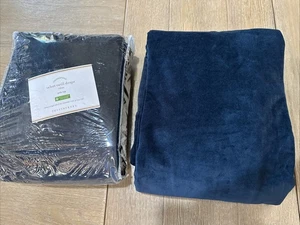 Pottery Barn Velvet curtain 50x84" 2 panels Navy Blue drapes 2020 & 2021 - Picture 1 of 4