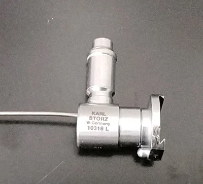 Portador de luz de fibra óptica KARL STORZ 10318 L con adaptador 10315P  Foto 1 de 4