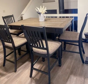 Wooden kitchen room set: counter height table,4 chairs,1 bench.Good Condition. - Picture 1 of 4