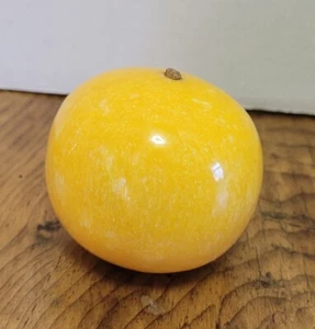 "Fruta de piedra de alabastro naranja vintage 2 1/4" - Imagen 1 de 7