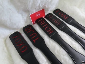 Spanking Paddel, 5 verschiedene Arten Bondage BDSM Peitsche schwarz und rot, UK LAGER Posten - Bild 1 von 12