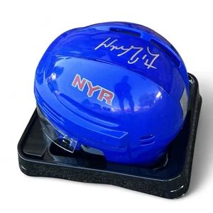 Casco mini hockey Wayne Gretzky firmato autografato NY Rangers ologramma Gretzky - Foto 1 di 19