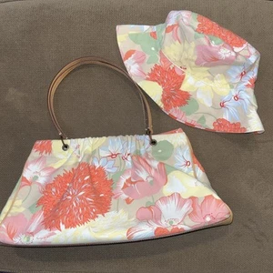 Burberry Floral Bag W Leather Straps & Matching/reversible Bucket Hat - Picture 1 of 13